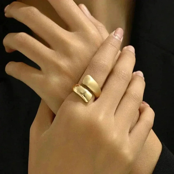 Gold-Colored Preppy Women's High-End Metal Open Bangle Bracelet - Picture 11 of 13